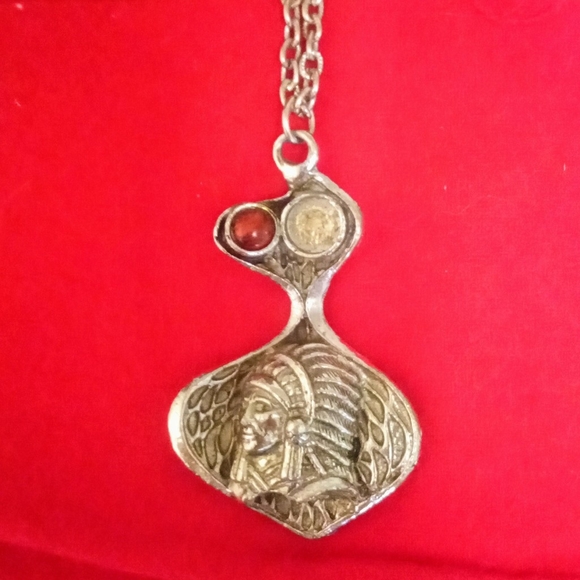 Necklace - Picture 2 of 3